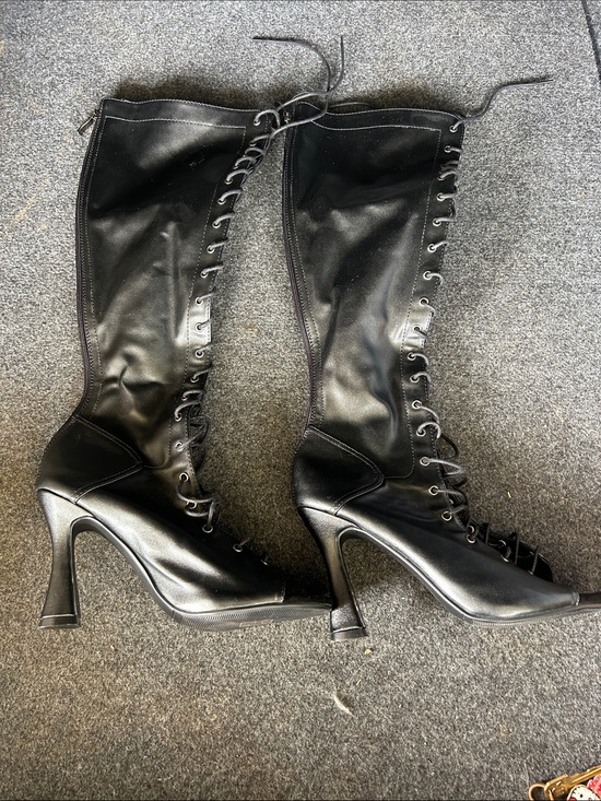 🫣🫣 Shoes - Women's Black Lace-Up Knee-High Heeled Boots